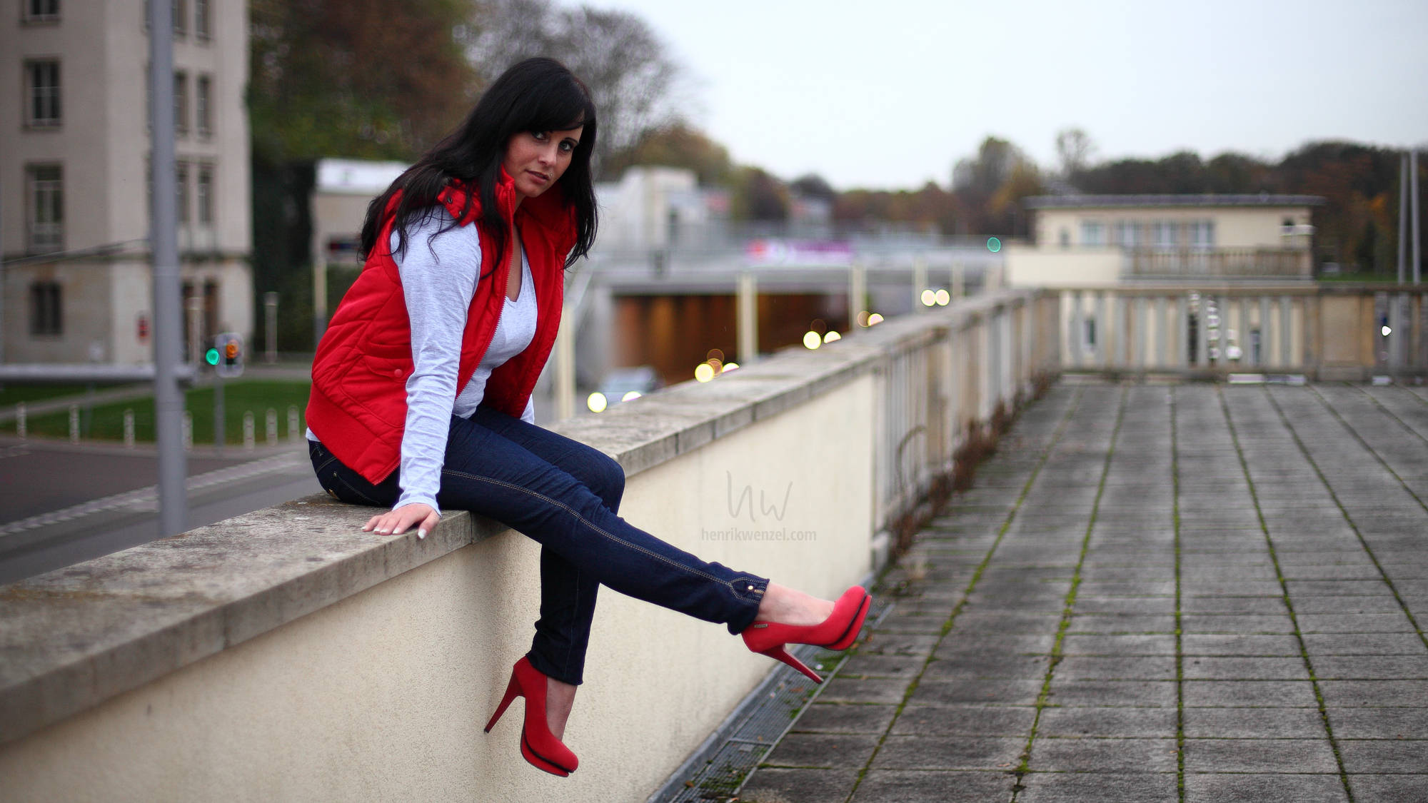 Portrait &mdash; Mona R.